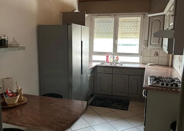 Le Madrid Spacieux 4 Pieces Parking Privee コルマール