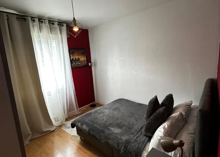 Le Madrid Spacieux 4 Pieces Parking Privee アパート